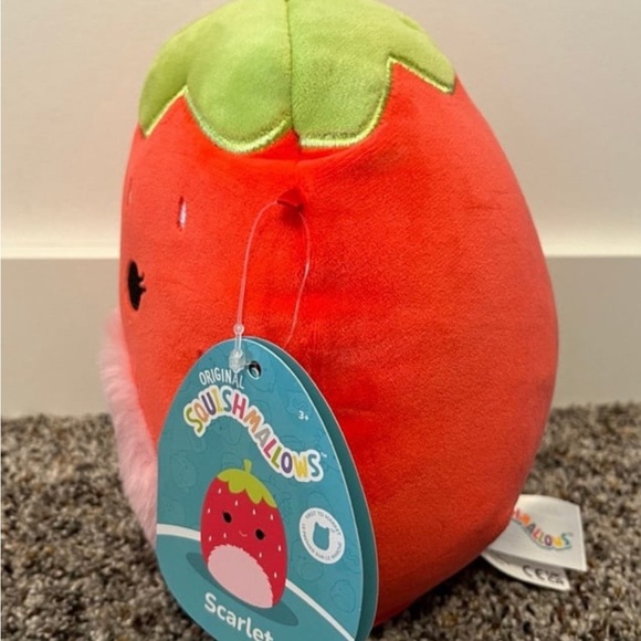 Scarlet 7” strawberry squishmallow - Picture 4 of 6